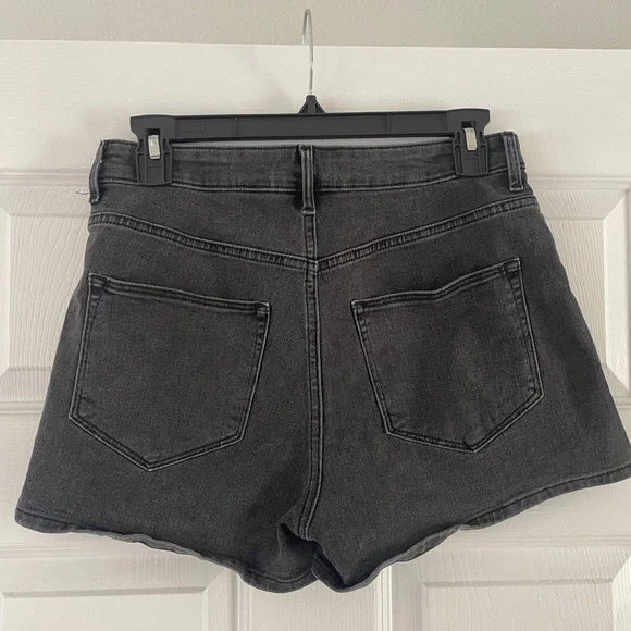 H&M Black Denim Shorts Size 6 - Picture 2 of 3